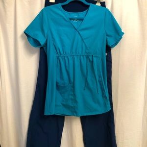 Cherokee maternity scrubs XS/S